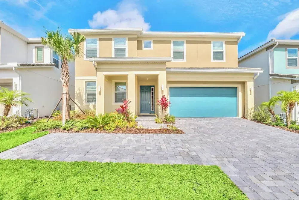 Upstay: 9BR Disney Retreat w Pool, BBQ & Hot Tub
