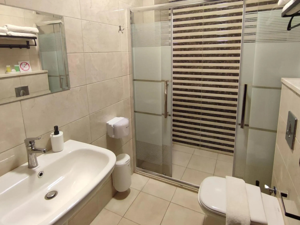 Black Iris Hotel II