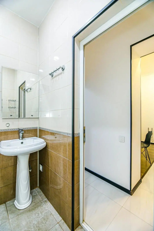 M Estate. 2 Room Home in Targovu