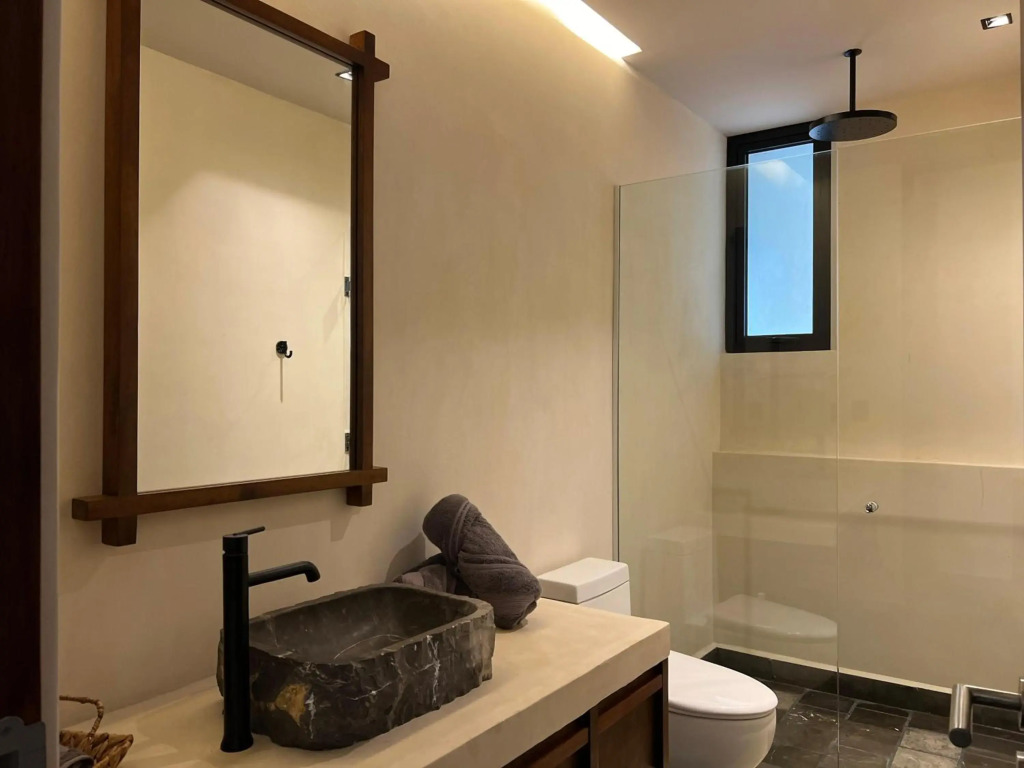 Lovely 2Bedroom apartment serviced + pool & garden