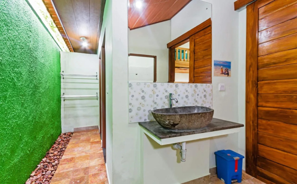Lembongan Hostel
