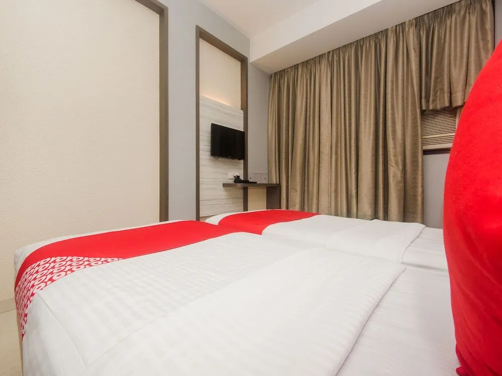OYO 18449 Vinamra Residency