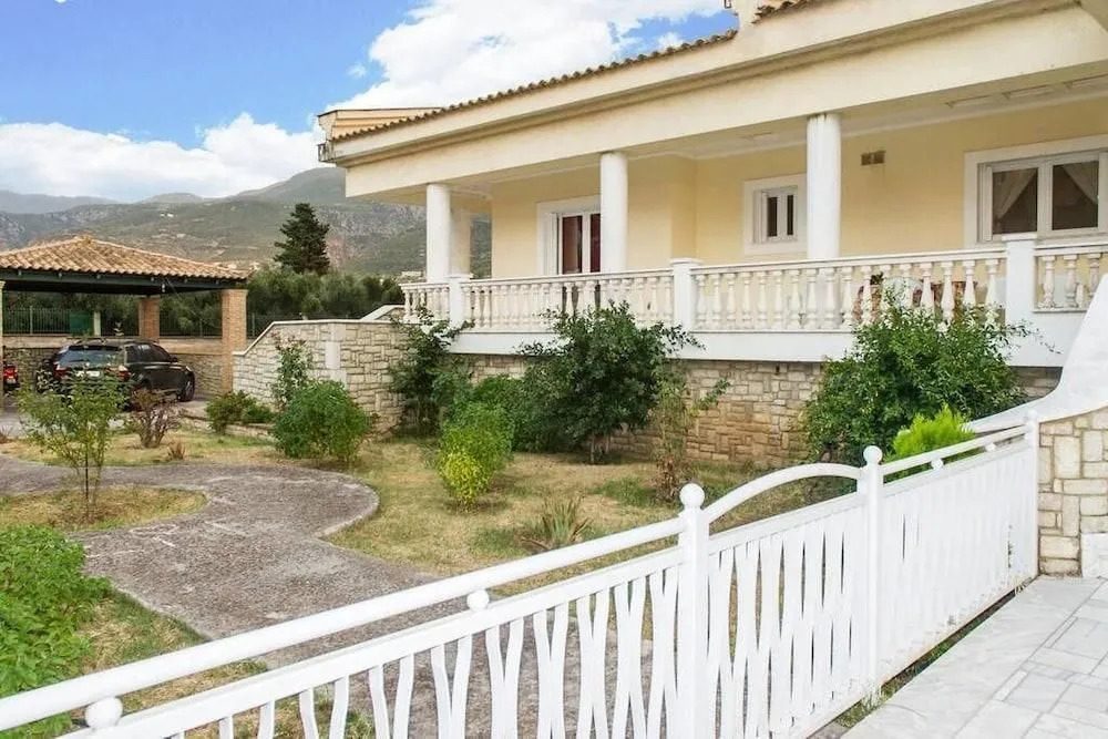 Green Flat close to the beach
