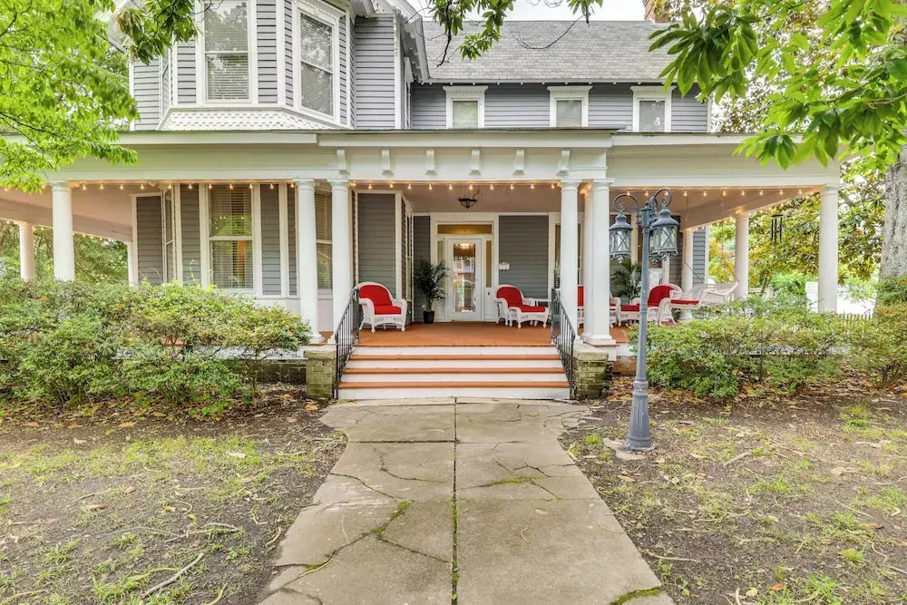 Walk to Waterfront: Downtown Elizabeth City Home!