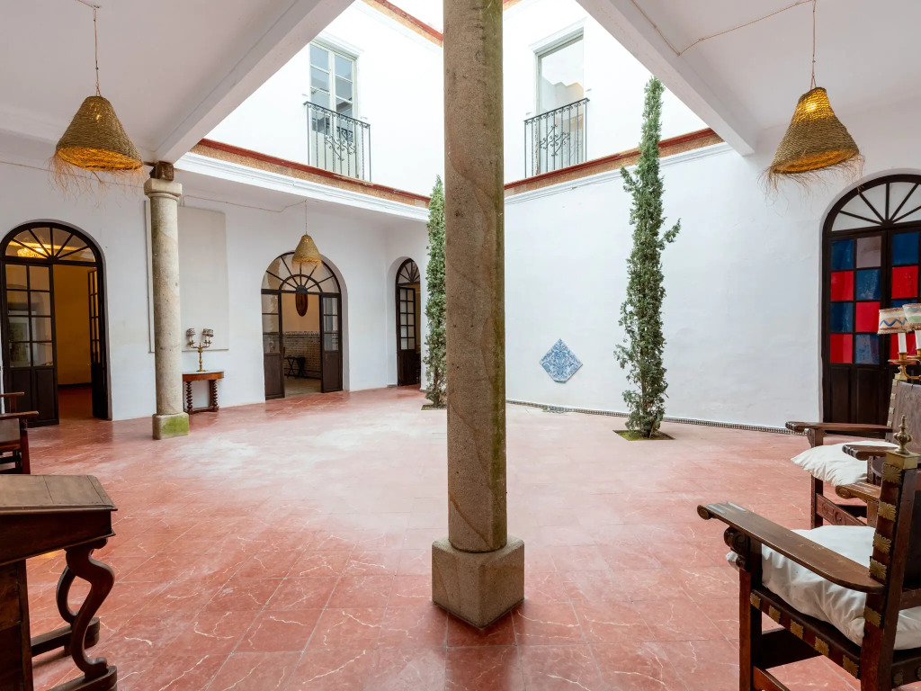 Charming Holiday Home in Fuentes de Andalucía With Pool