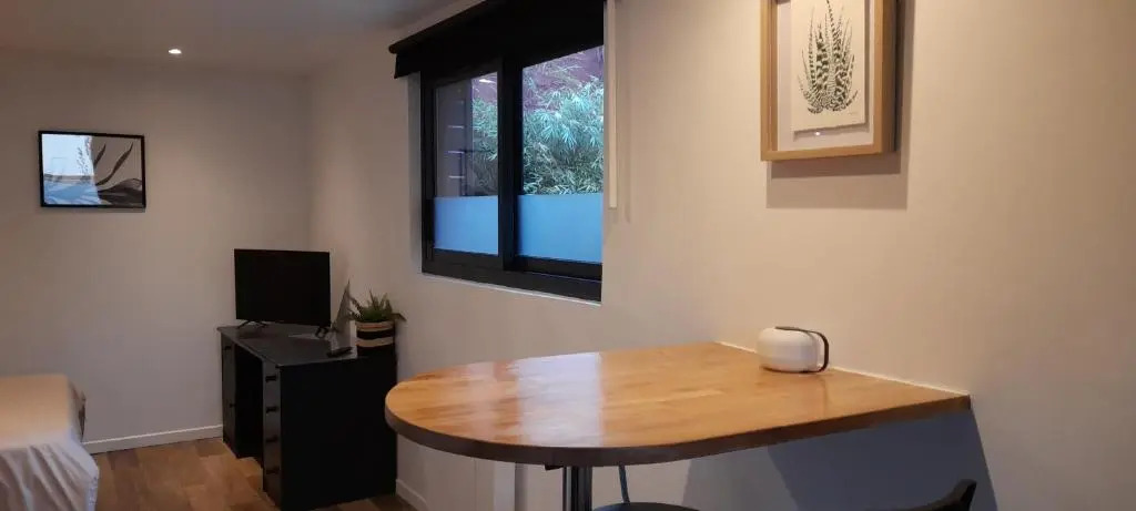Studio avec jardin et stationnement gratuit à Rouen