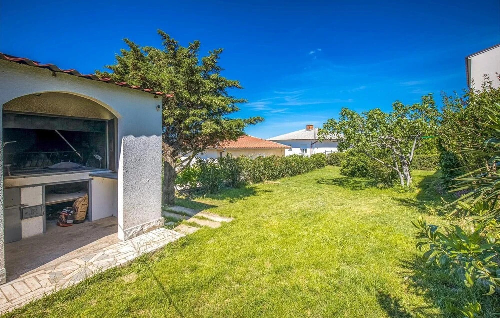 Nice Home in Novi Vinodolski With Wifi and 4 Bedrooms