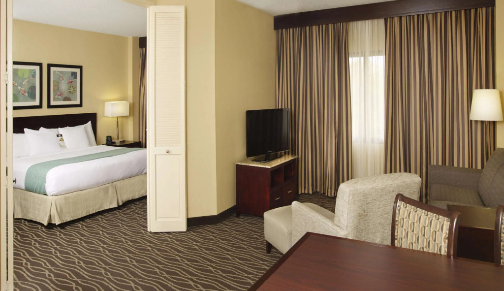 DoubleTree Suites by Hilton Raleigh-Durham
