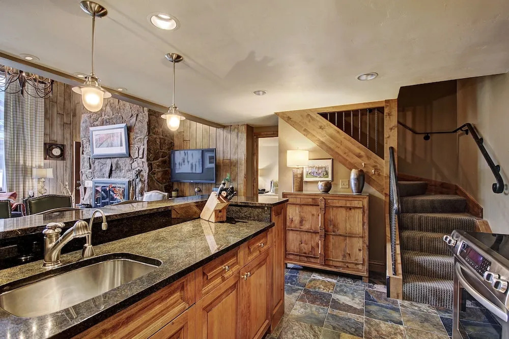 Lodge at Vail C354
