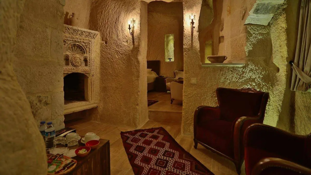Acropolis Cave Suite