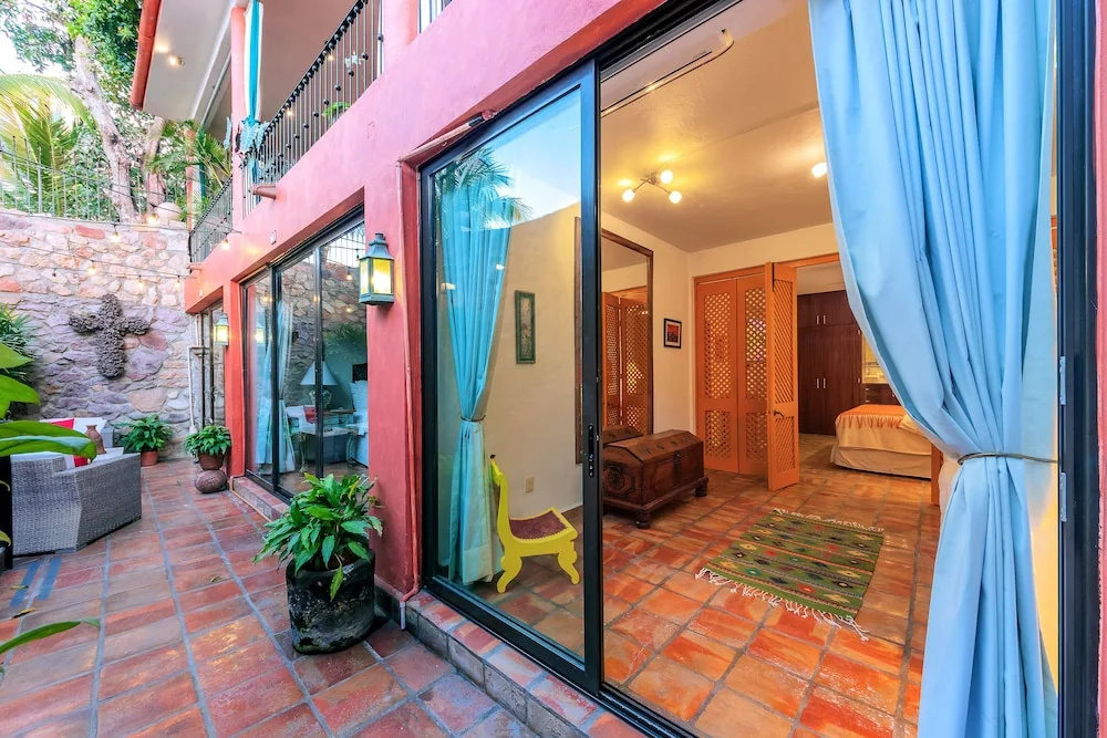 Villa Lola
