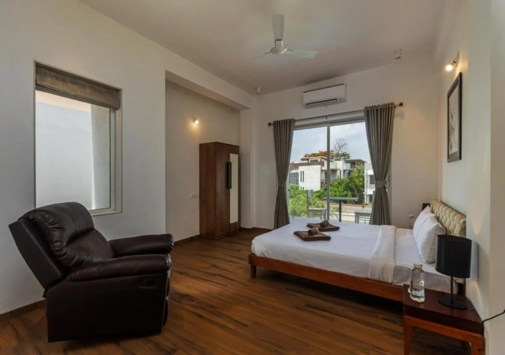 Saffronstays Fred