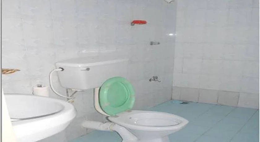 Dimuthu Tour Inn
