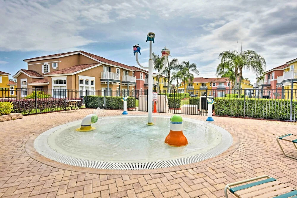 Fire Pit + Pool Access: Resort Getaway Near Disney