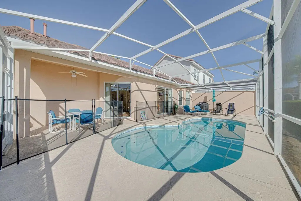 Mediterranean Style 3 Bed Villa With Pool