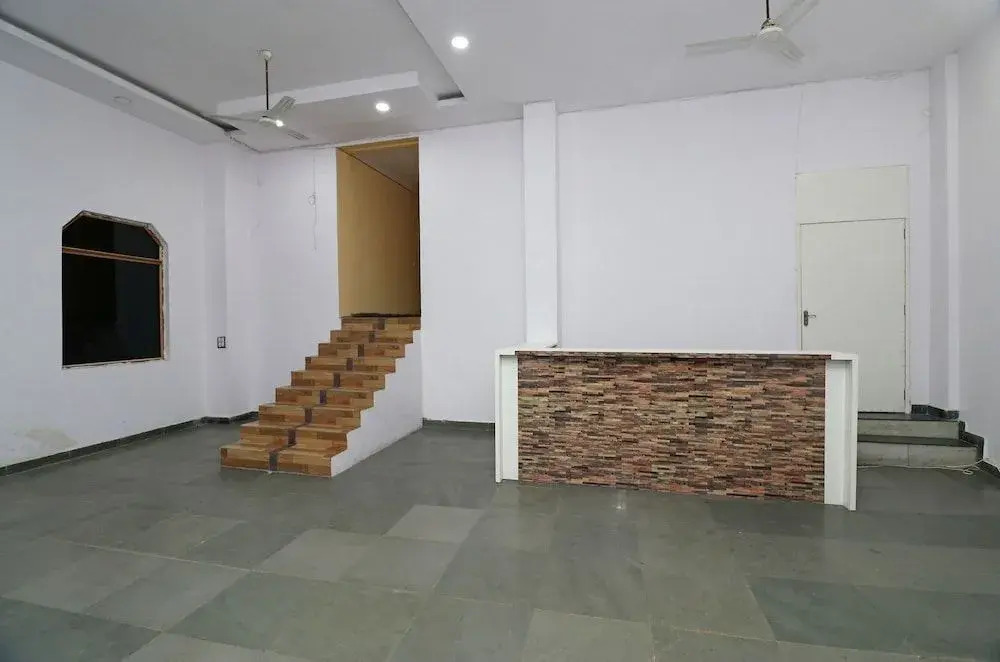 OYO 19484 Hotel Cubic Inn
