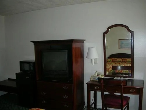 Host Inn Motel