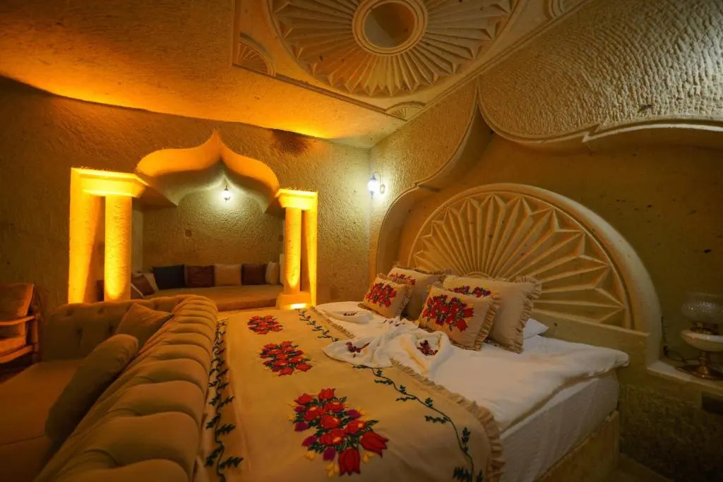 Serenus Cave Suites
