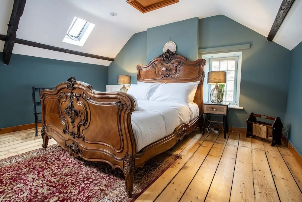 Bow Alley Lodge