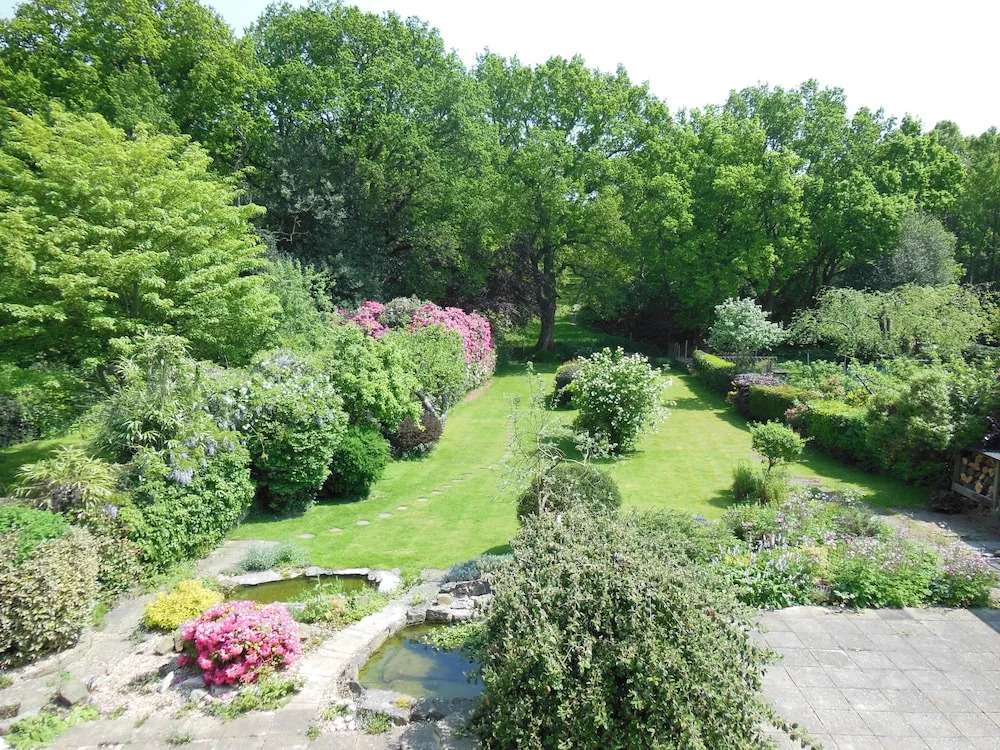 Abacus Bed and Breakfast, Blackwater, Hampshire