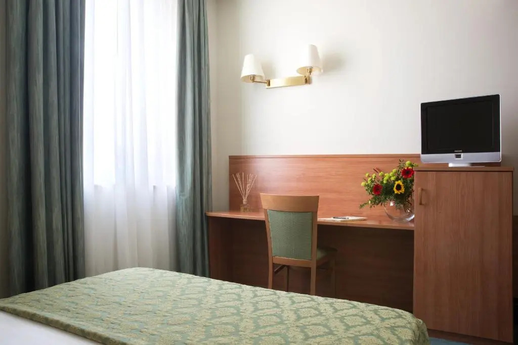 Hotel Re