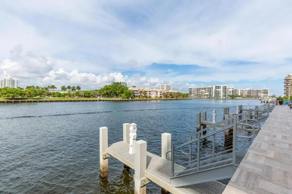 Spacious 3 Bedroom at Hyde Beach House 12th floor