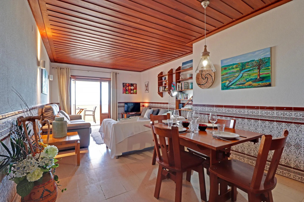 Monte Gordo Beachview 2 by Homing