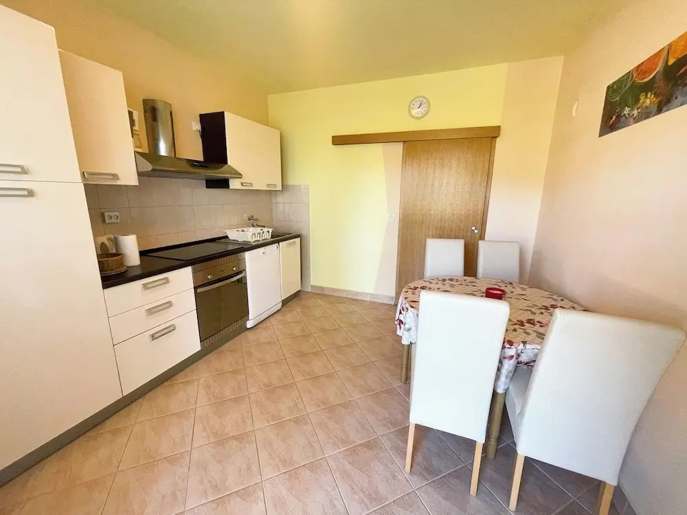 Apartment Combaj 3