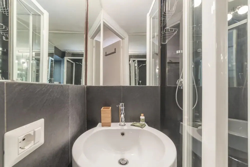 Rione Monti Studio Apt with private garden