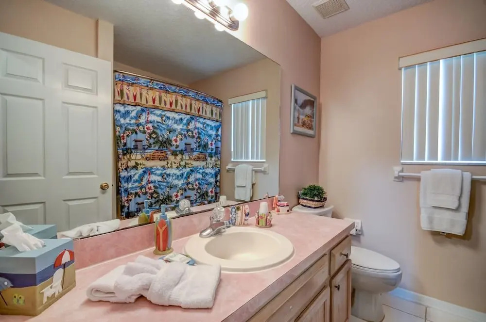 Robin's Nest #38264 4 Bedrooms 2 Bathrooms Home