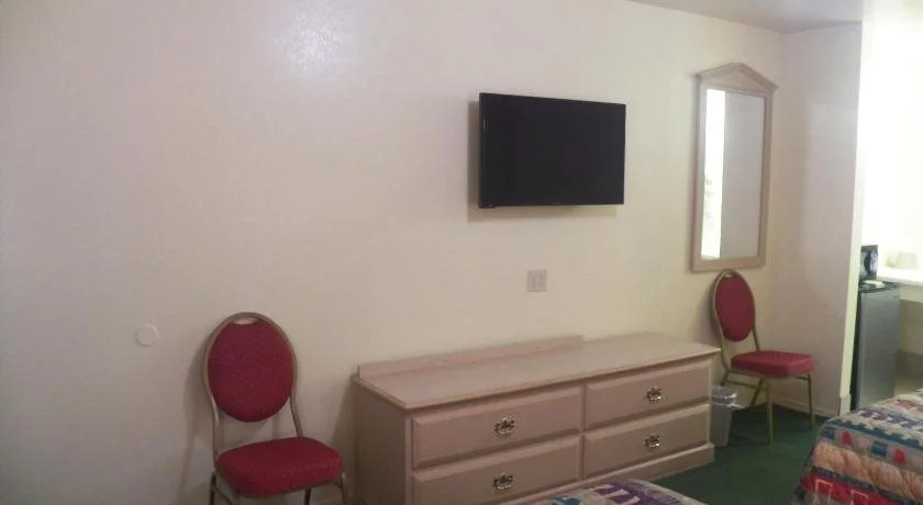 Sleepy Traveler Motel