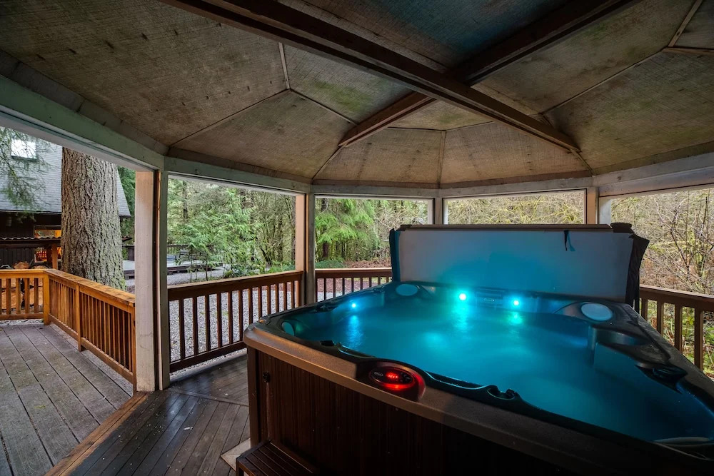 66SL - Hot Tub - WiFi - 3+ Bedroom - Sleeps 10