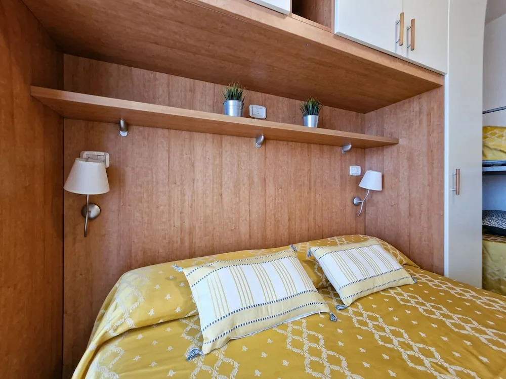 Modern Residence Flat With Balcony-beahost