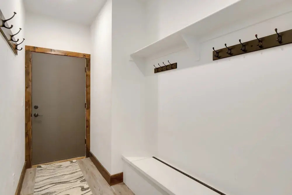 Hot Tub, Pool Table & Fireplace: 5 Mi to Breck!