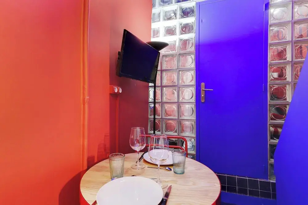 Cosy, Colourful Studio for 2 - Heart of "marais"