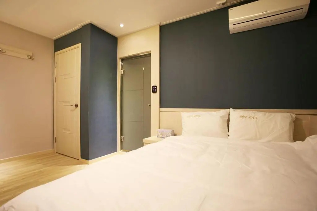 Shine Hotel