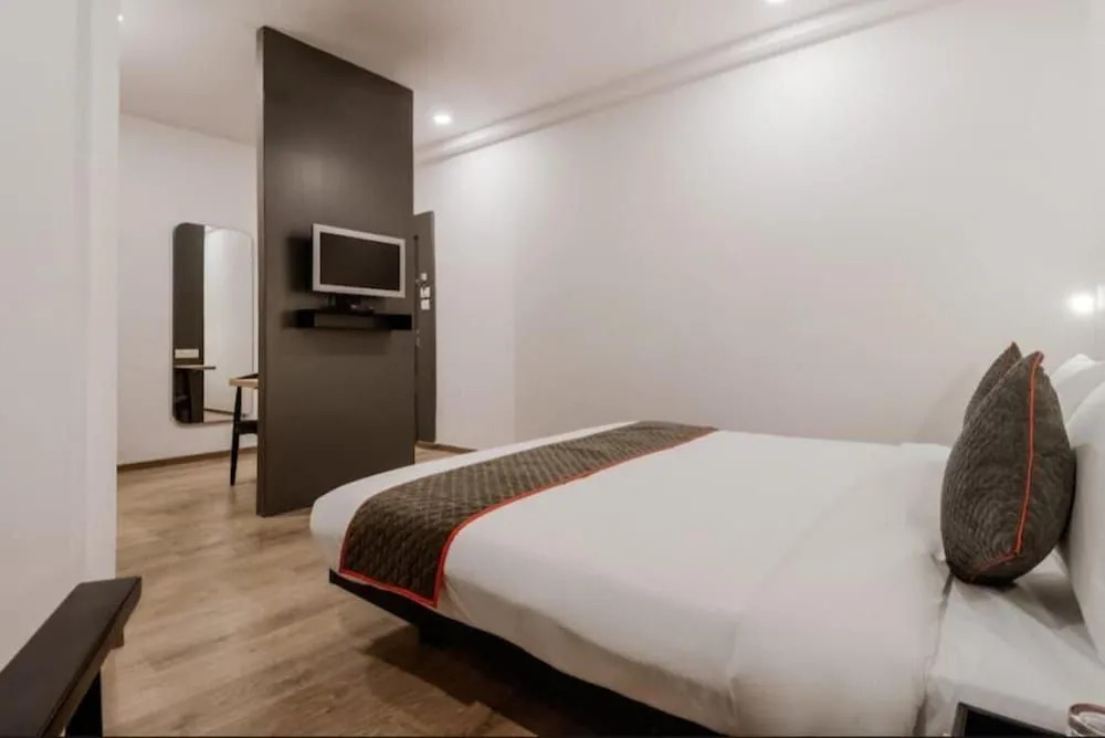 Hotel Satya Townhouse
