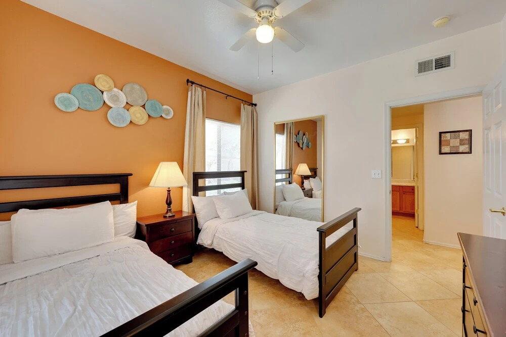 Communal Pool: Sunny First-floor Condo in Phoenix