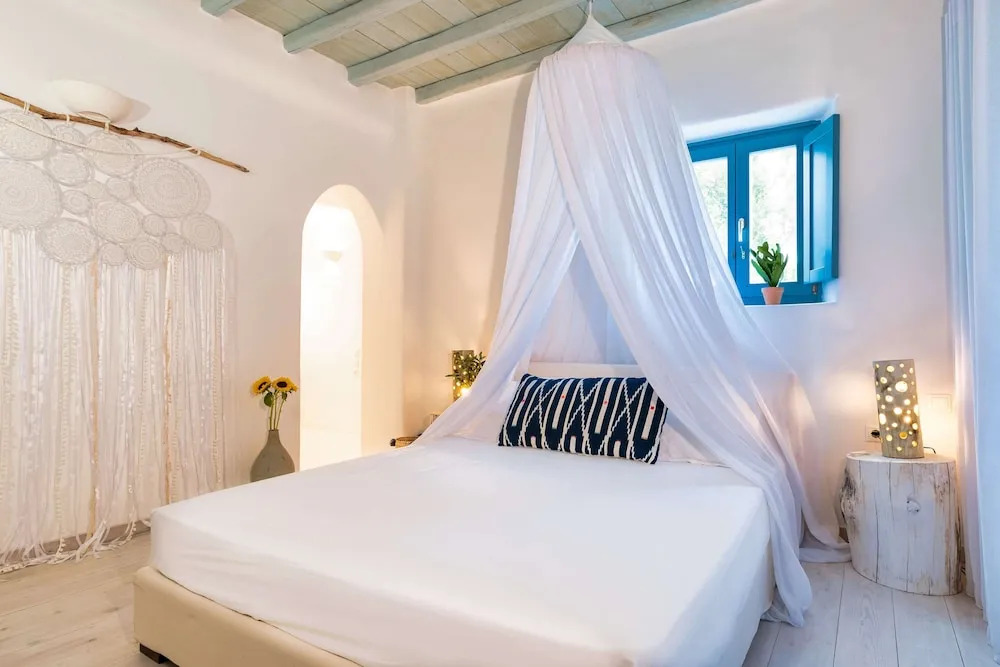 Villa "Kalli" with private pool - beachfront - Kalo Livadi