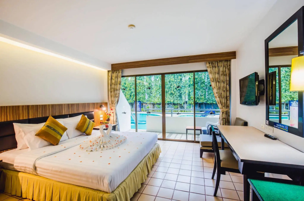Karon Whale Resort
