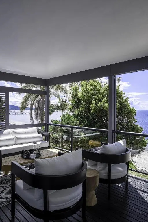 The Seaview - Designer Beachfront House