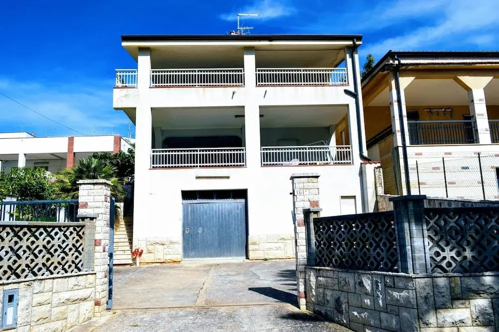 Independent Villa 6 Places