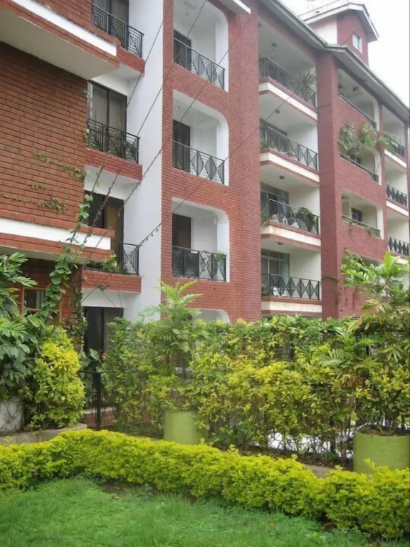 Samra Court