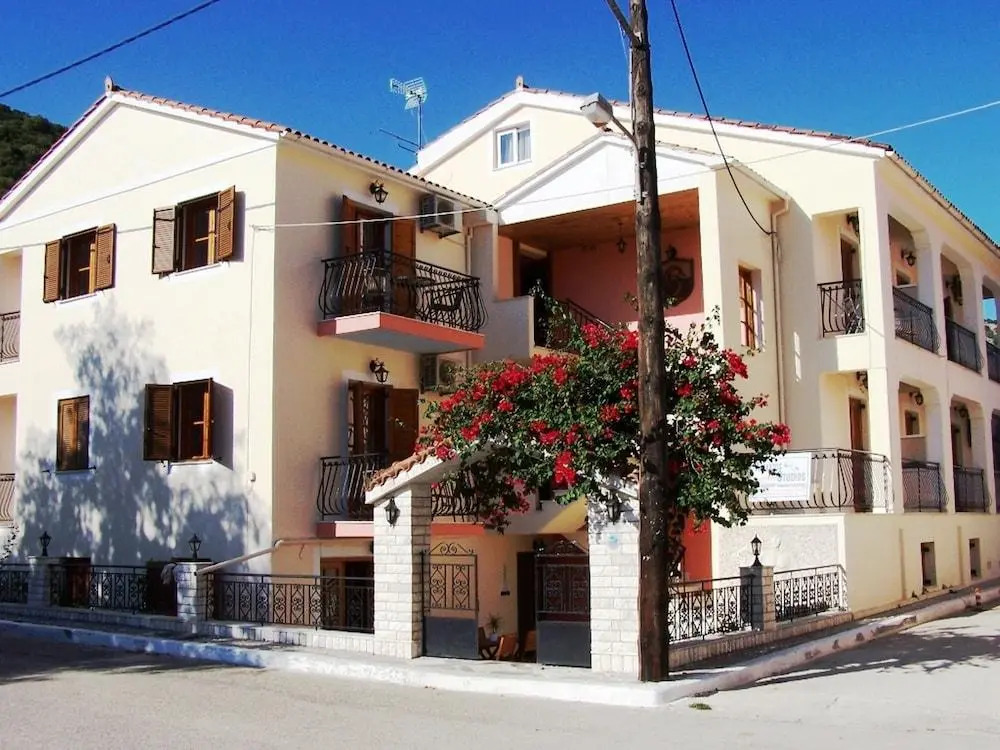 Alexatos Studios & Apartments