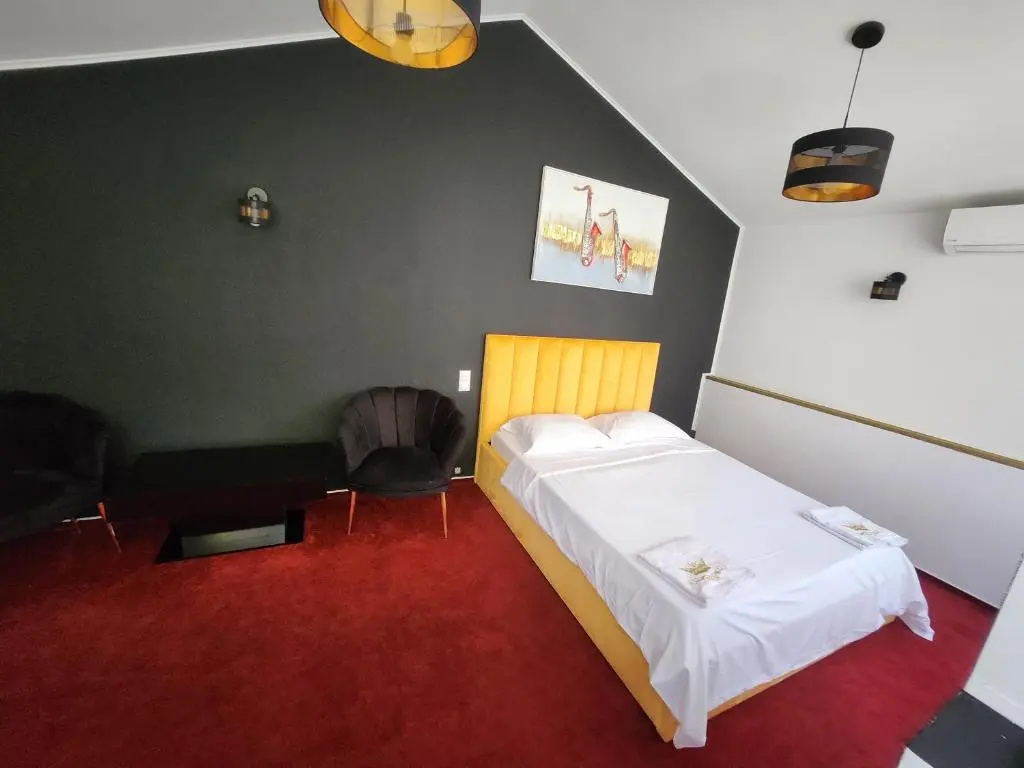 Karma caffe&rooms