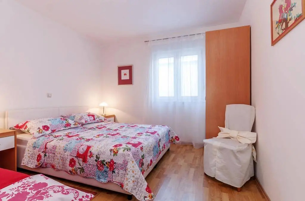 Apartment Biserka