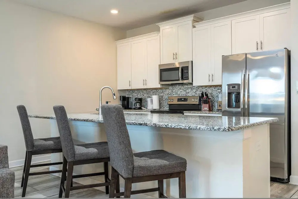 Storey Lake 4 BR With Private Pool