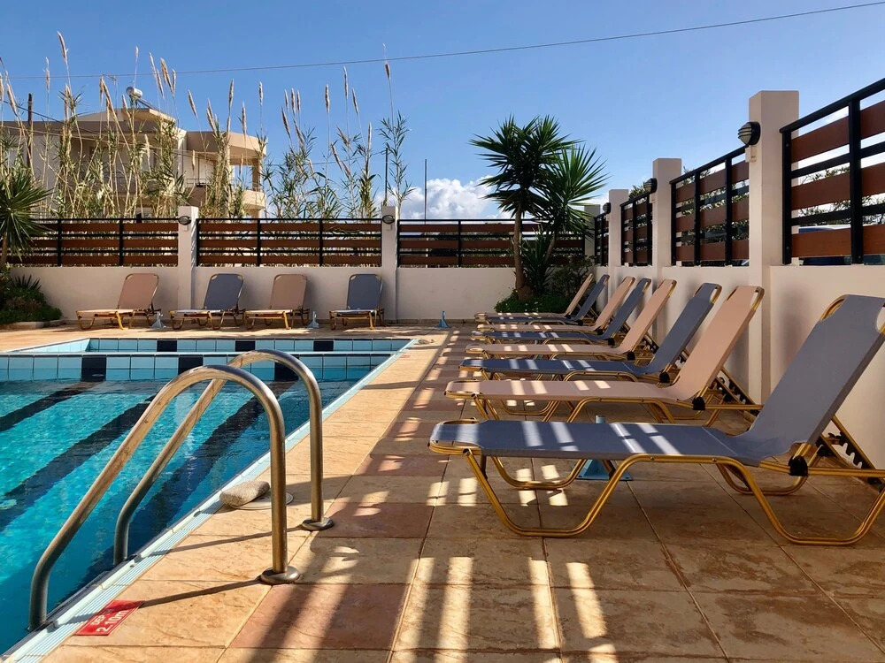 Nirevel Apartments