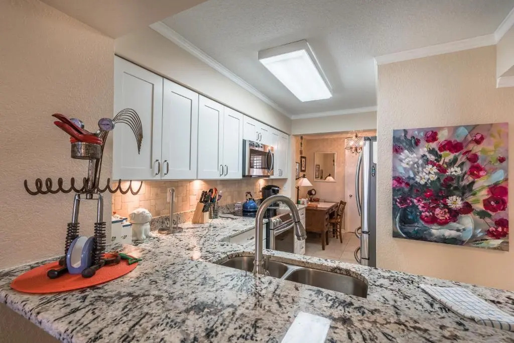 Bahia Vista 9-521 by Distinctive Beach Rentals