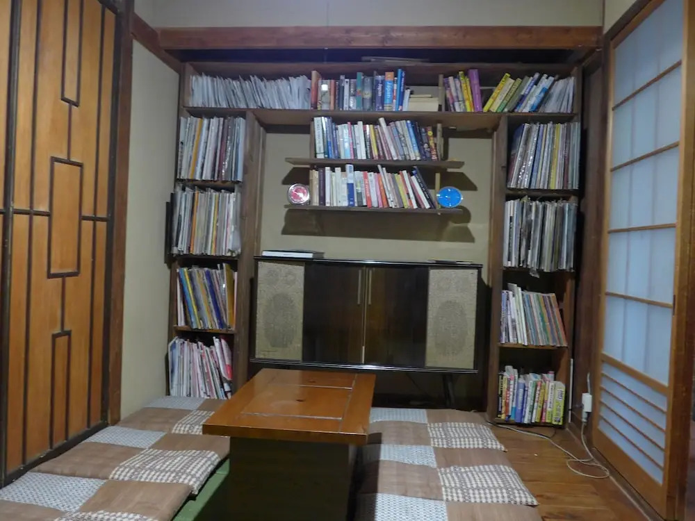 Small World Guest House - Hostel